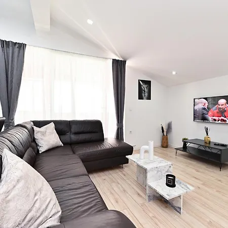 New 1st Floor In Appartement Zadar