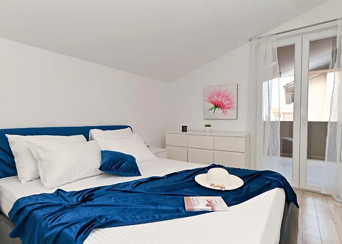 New 1st Floor In Apartament *