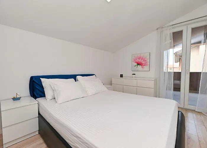 New 1st Floor In Apartament Zadar