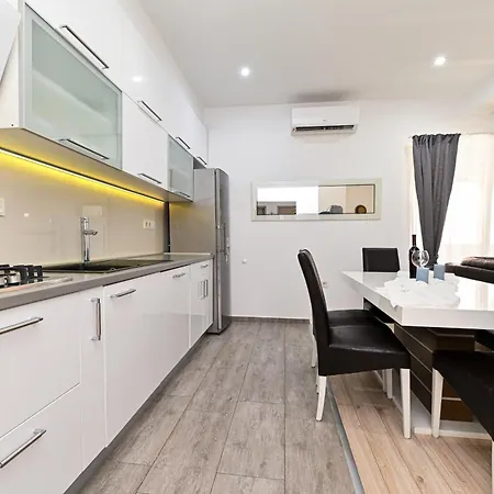 New 1st Floor In Appartement