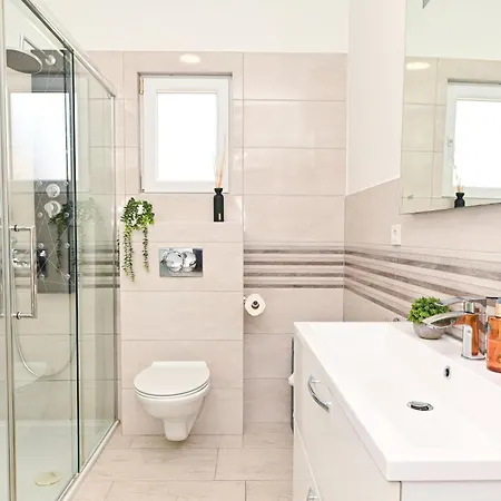 New 1st Floor In Appartement Zadar